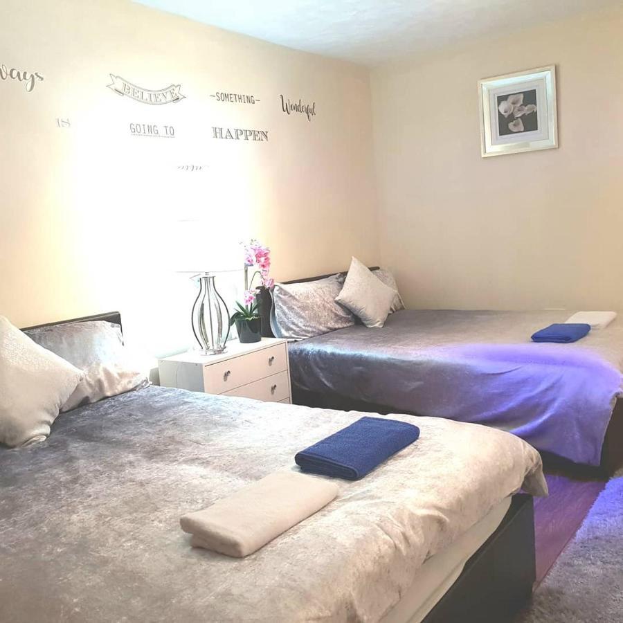 Gabriel Guesthouse Rhyl Bagian luar foto