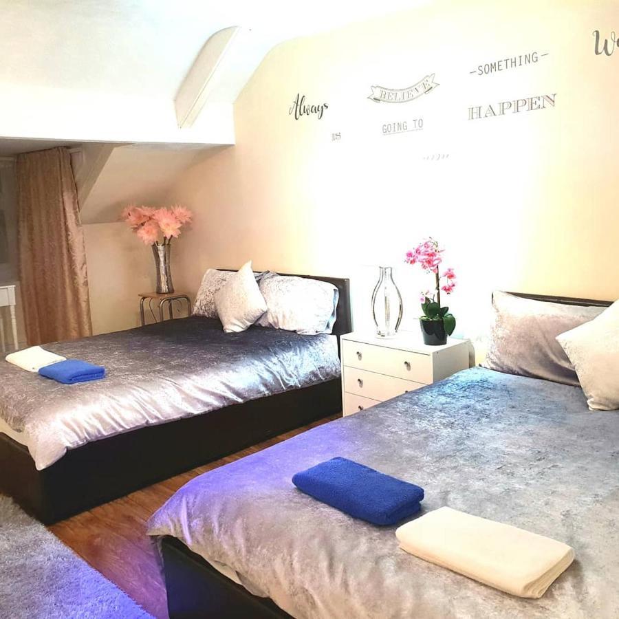 Gabriel Guesthouse Rhyl Bagian luar foto