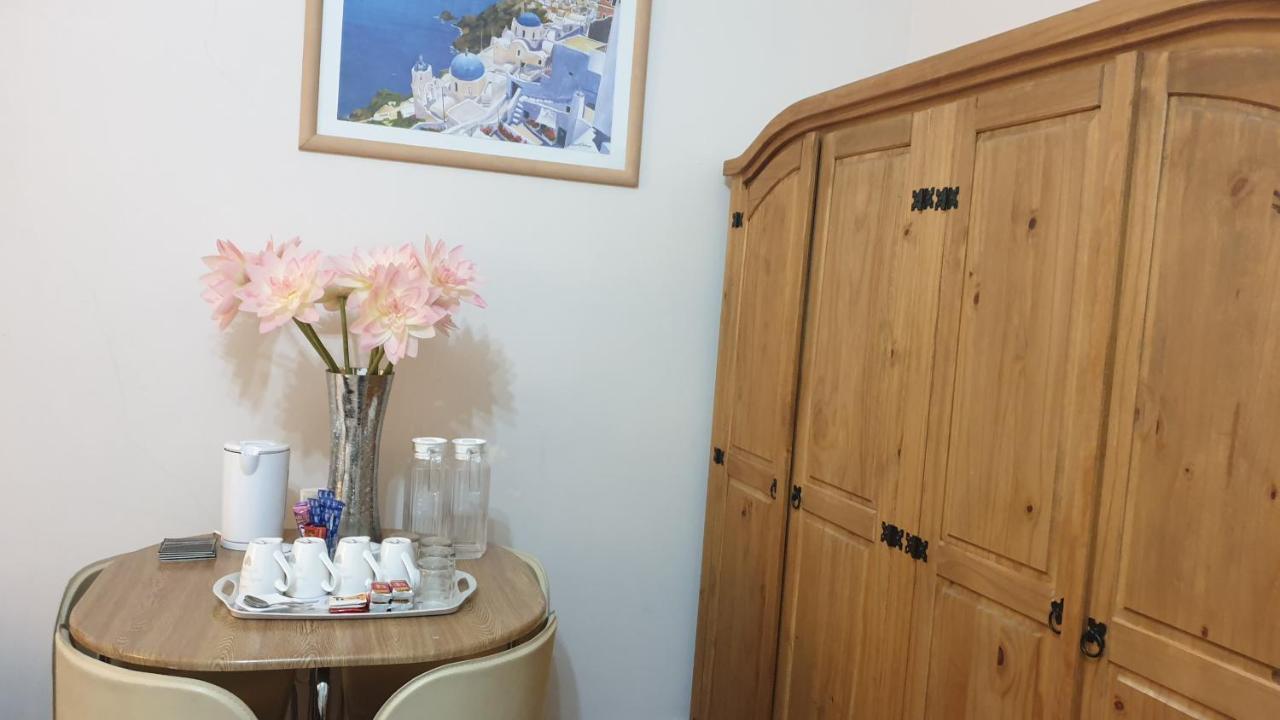 Gabriel Guesthouse Rhyl Bagian luar foto