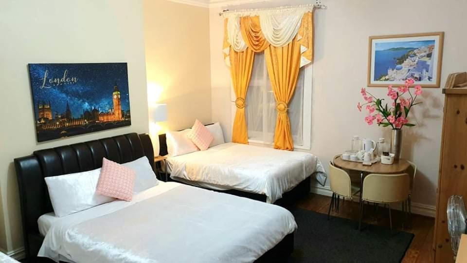 Gabriel Guesthouse Rhyl Bagian luar foto