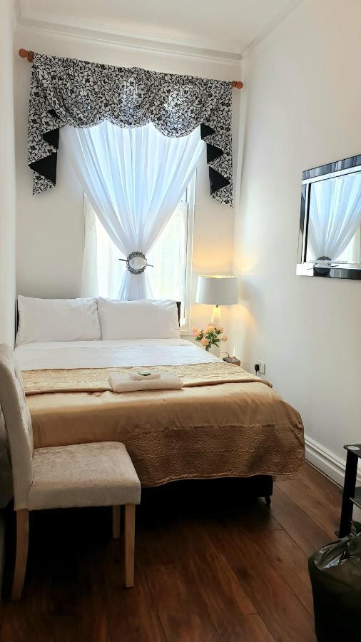 Gabriel Guesthouse Rhyl Bagian luar foto