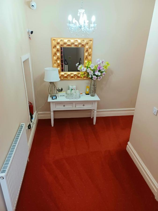 Gabriel Guesthouse Rhyl Bagian luar foto
