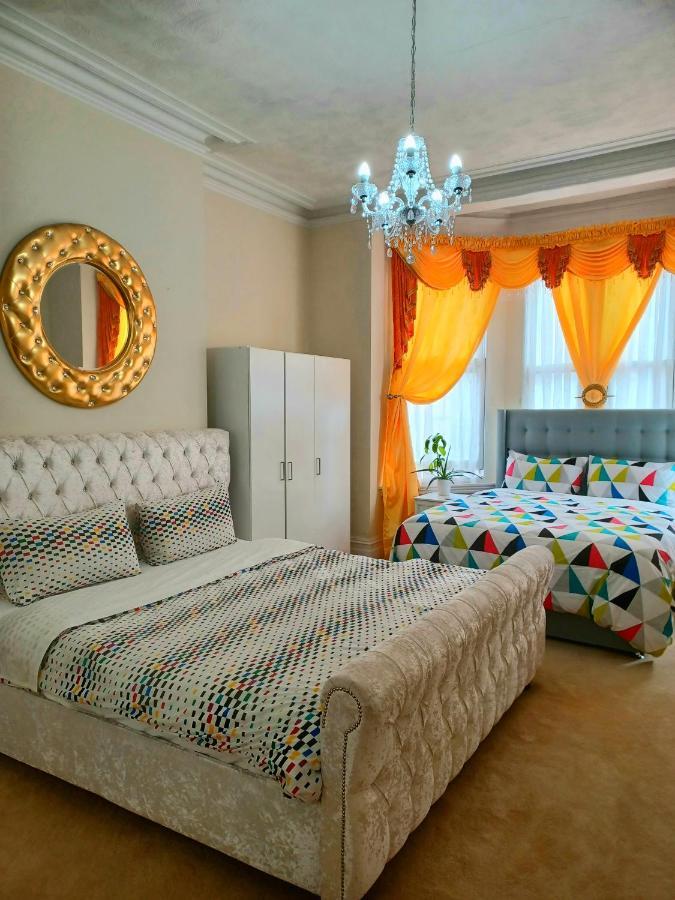 Gabriel Guesthouse Rhyl Bagian luar foto