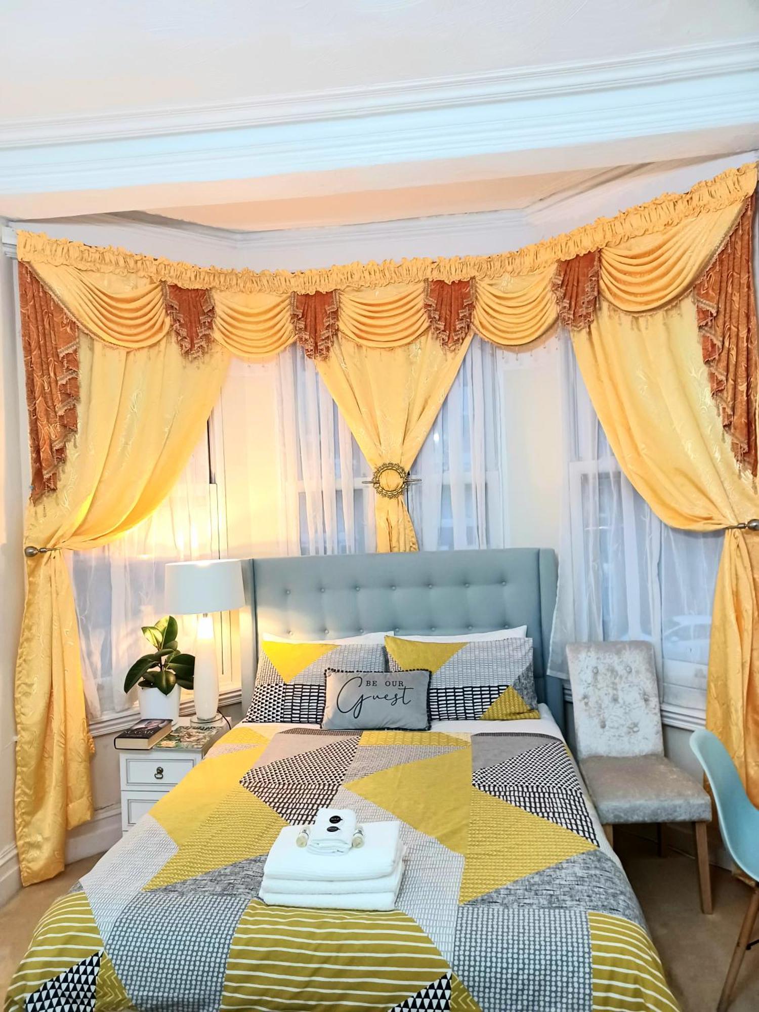 Gabriel Guesthouse Rhyl Bagian luar foto