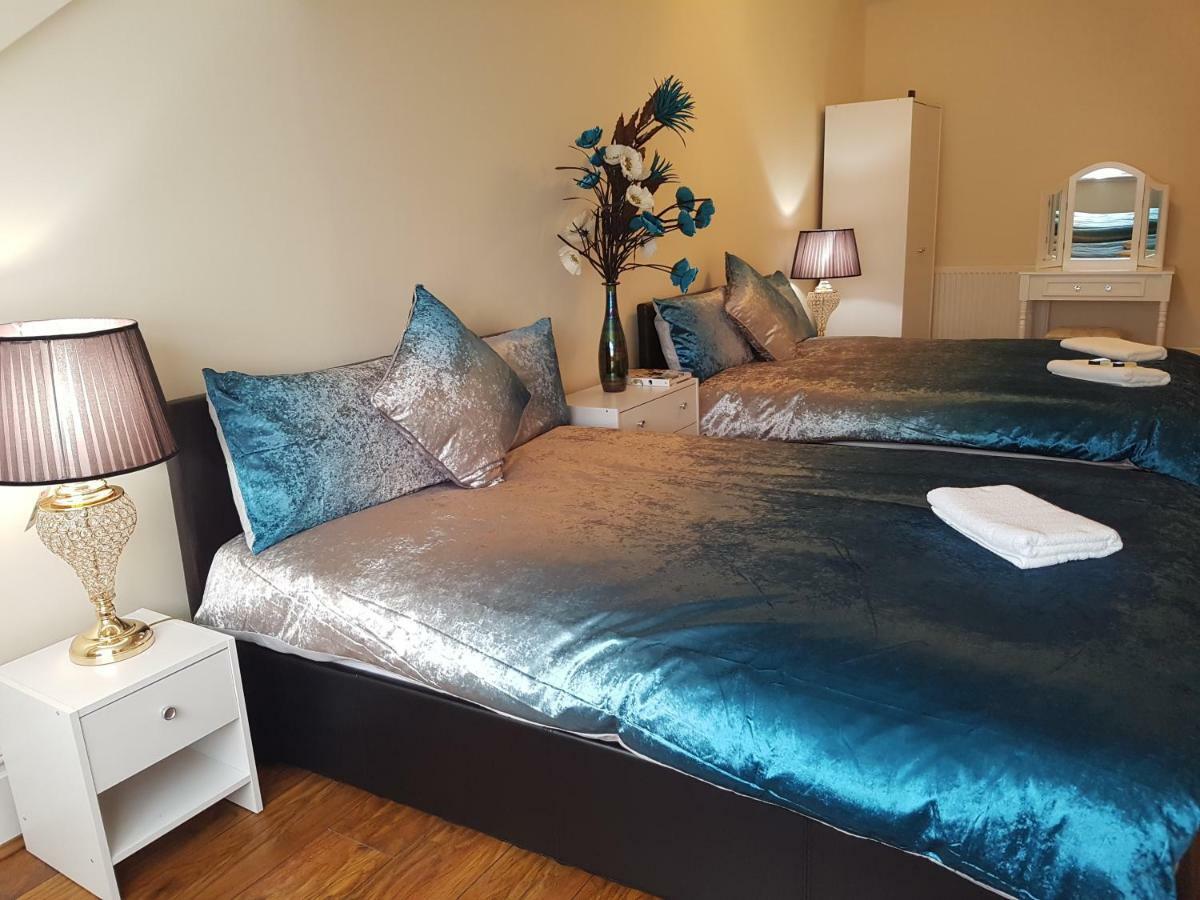 Gabriel Guesthouse Rhyl Bagian luar foto