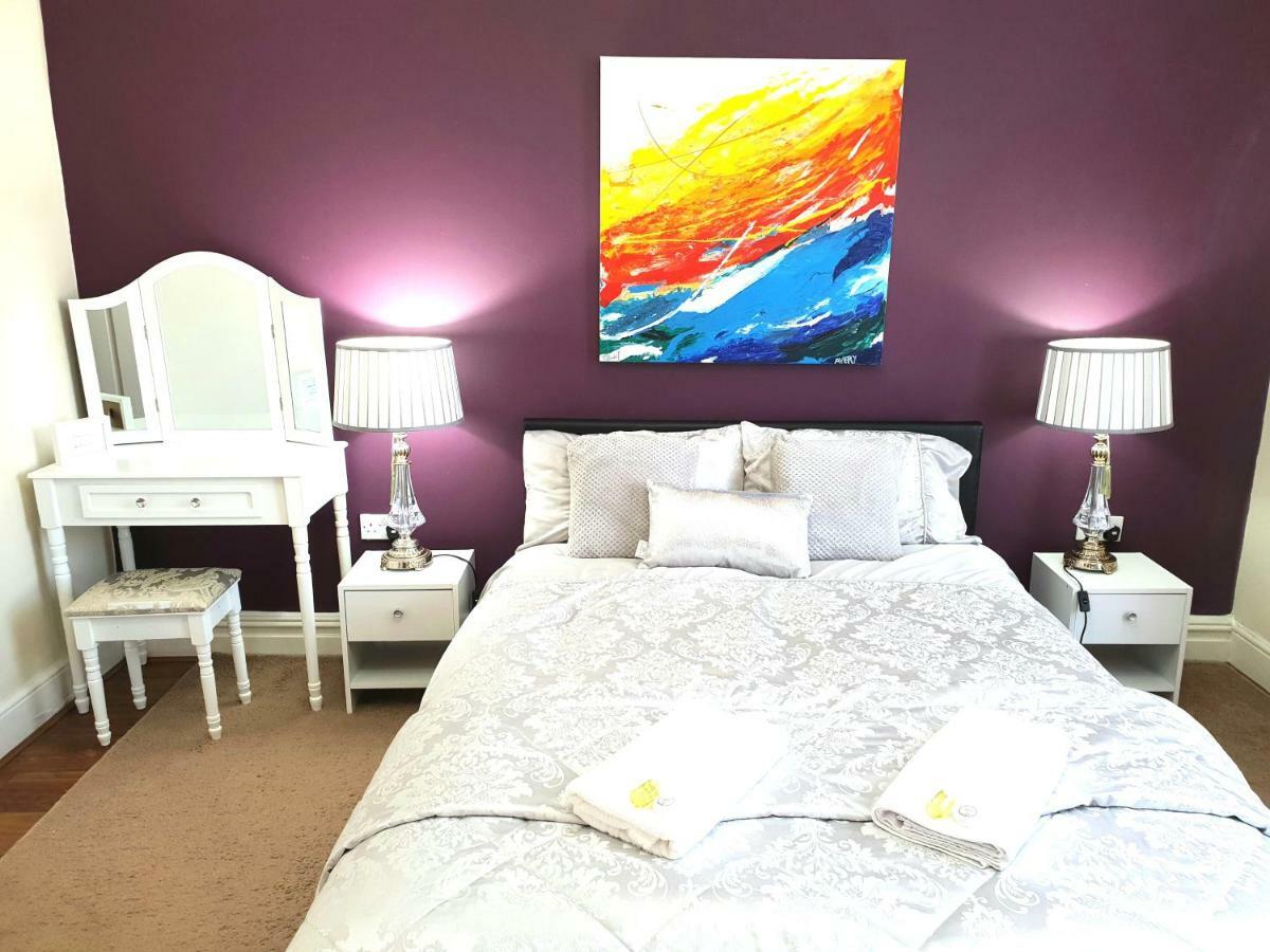 Gabriel Guesthouse Rhyl Bagian luar foto