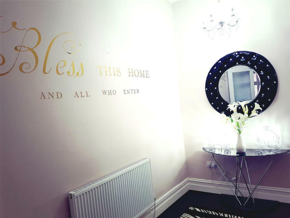 Gabriel Guesthouse Rhyl Bagian luar foto