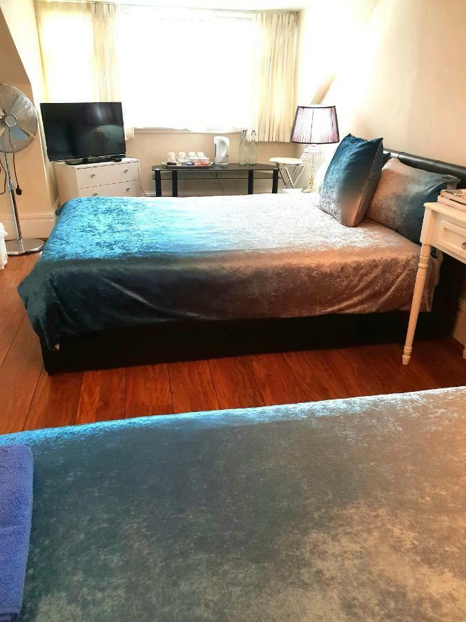 Gabriel Guesthouse Rhyl Bagian luar foto