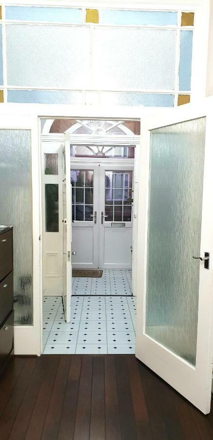 Gabriel Guesthouse Rhyl Bagian luar foto