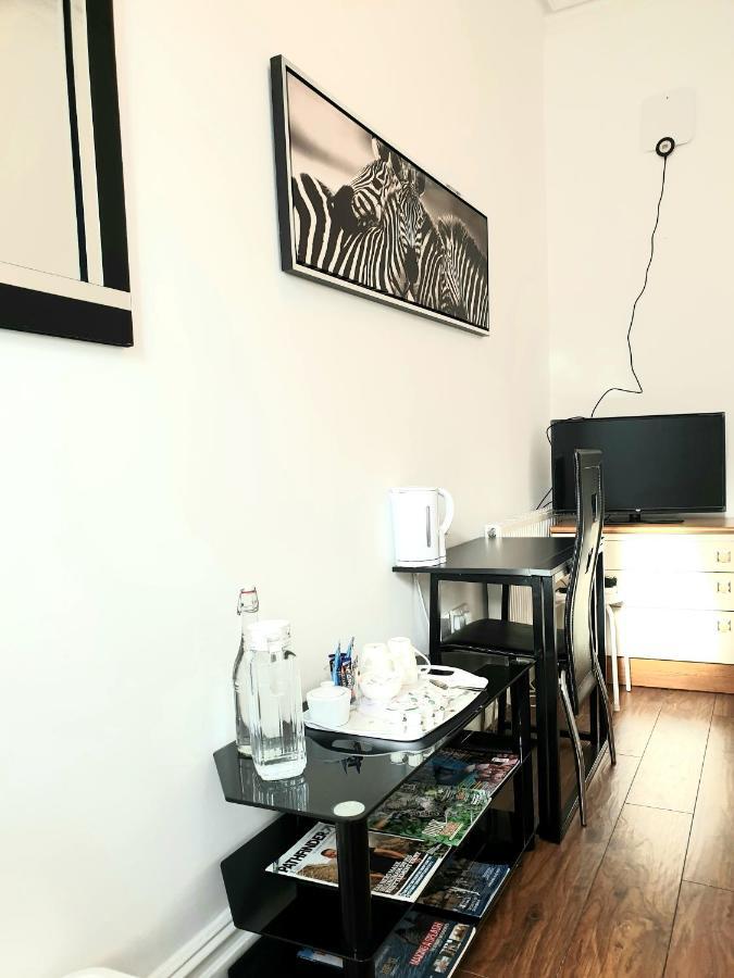 Gabriel Guesthouse Rhyl Bagian luar foto