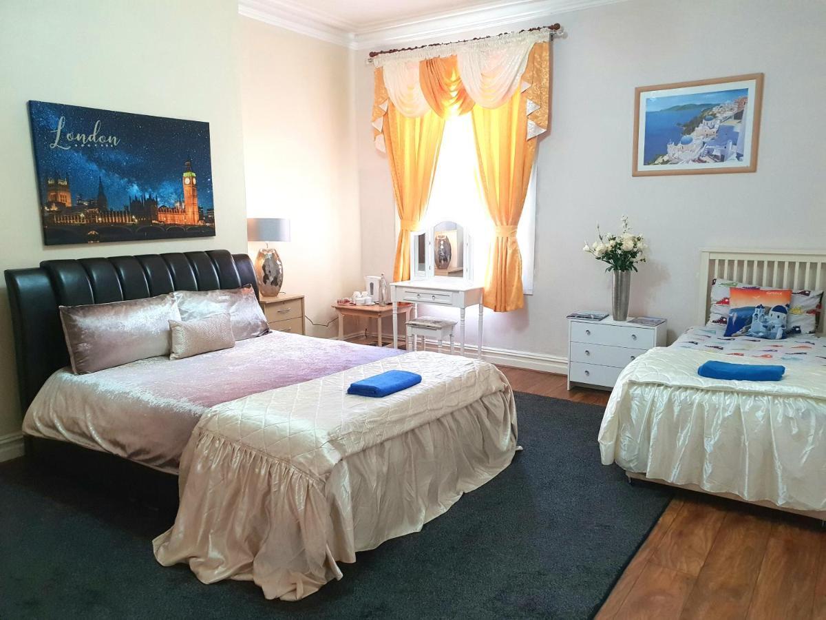Gabriel Guesthouse Rhyl Bagian luar foto