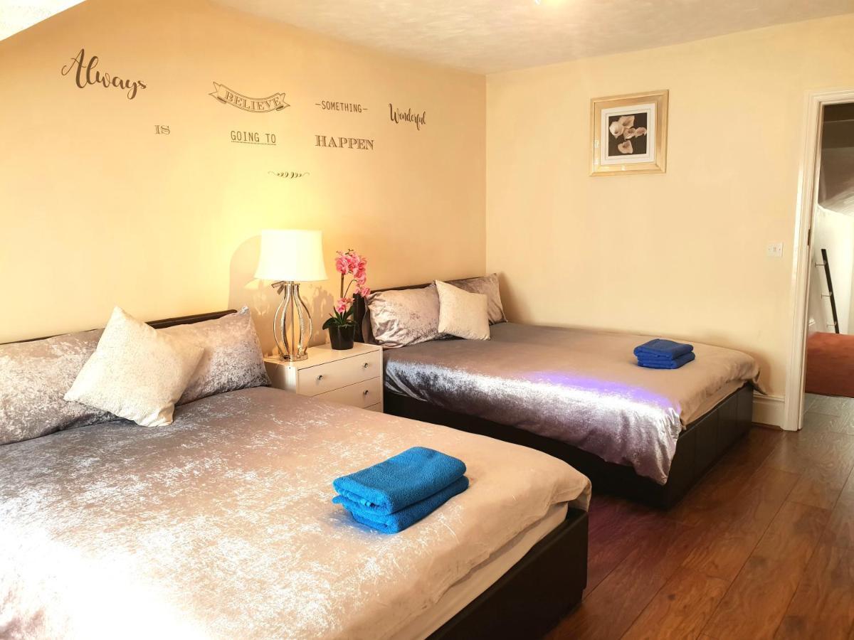 Gabriel Guesthouse Rhyl Bagian luar foto